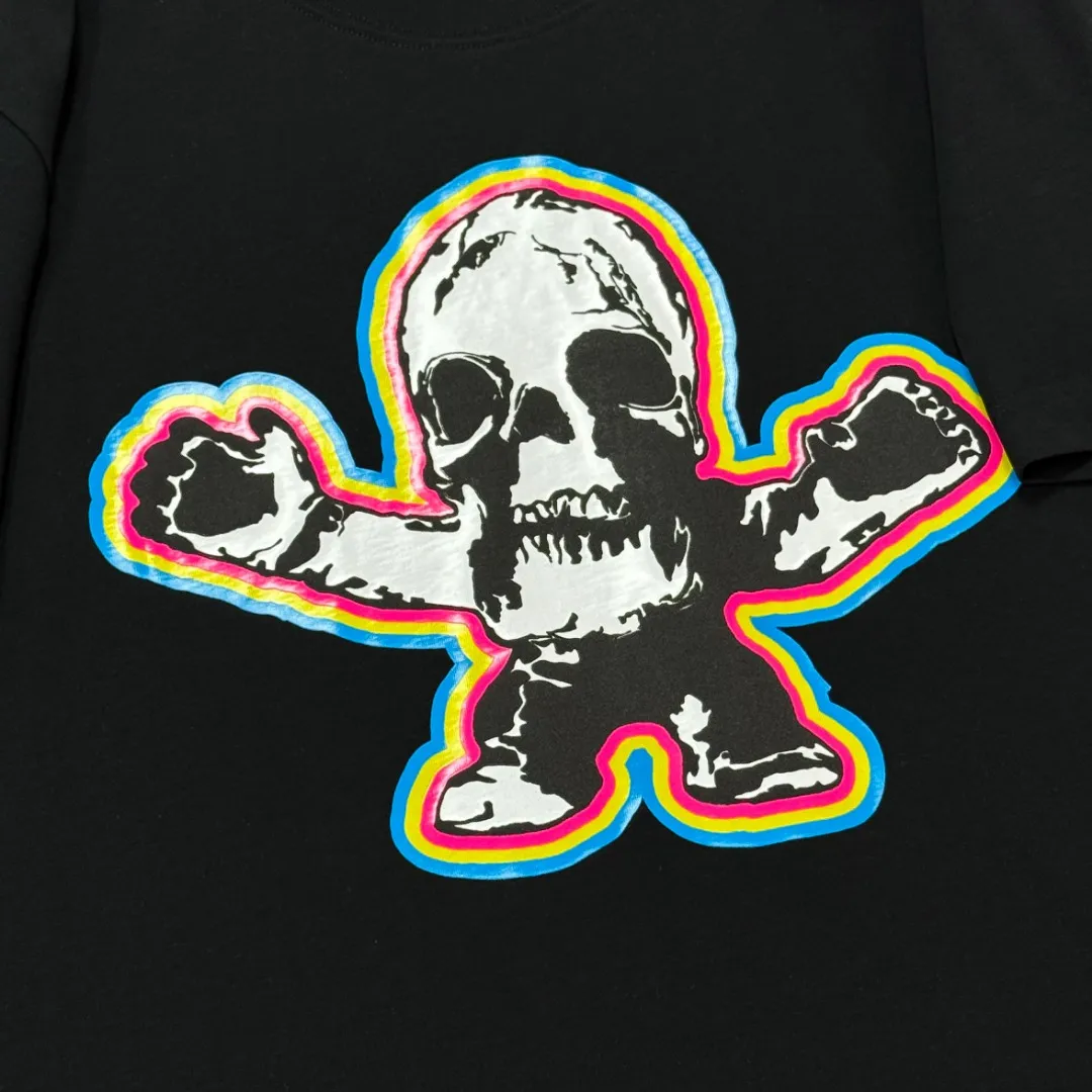 P180 Chrome Hearts Chrome Hearts 25 high-end versions. The fabric is made of 300 grams of high-density pure cotton. It does not deform or shrink. It has three labels. It is the same style for men and women. Technology: suede foaming + digital printing. Color: white, black. SIZE: S-XL.